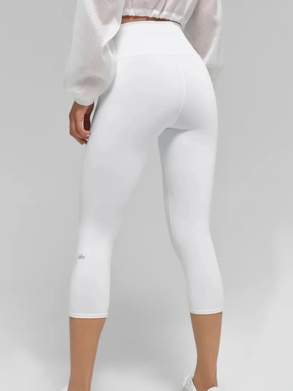 Alo High Waist Airbrush Capri Leggings XS Workout Yoga Athleisure Clean Girl